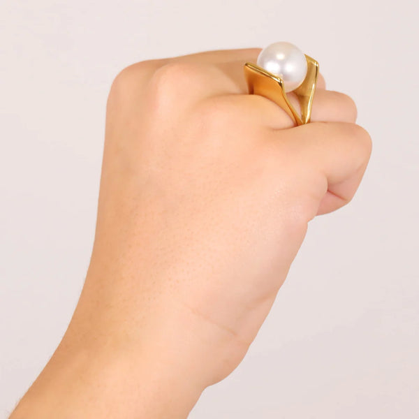 Orbit Sphere Ring