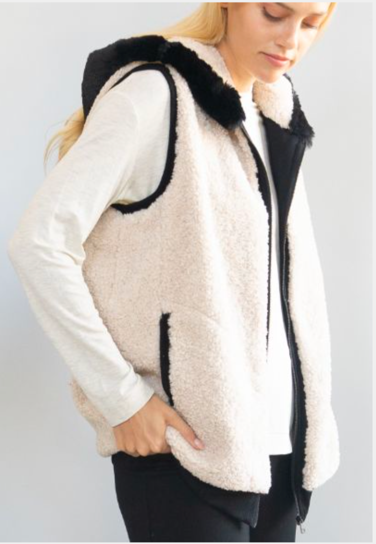 KELLY TWO TONE HOODED VEST