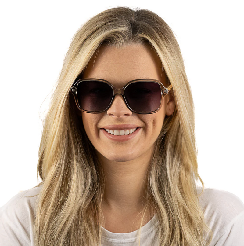 SCARLETT GREY MIST Grey Lens l Walnut Wood Arms