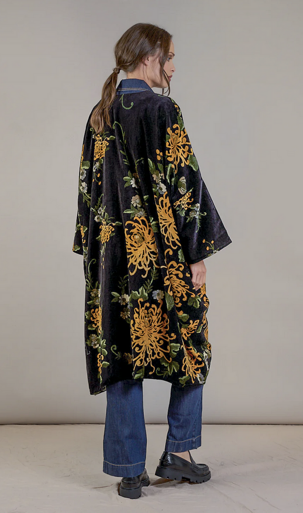 Chrysanthemum Black Velvet Grande Kimono