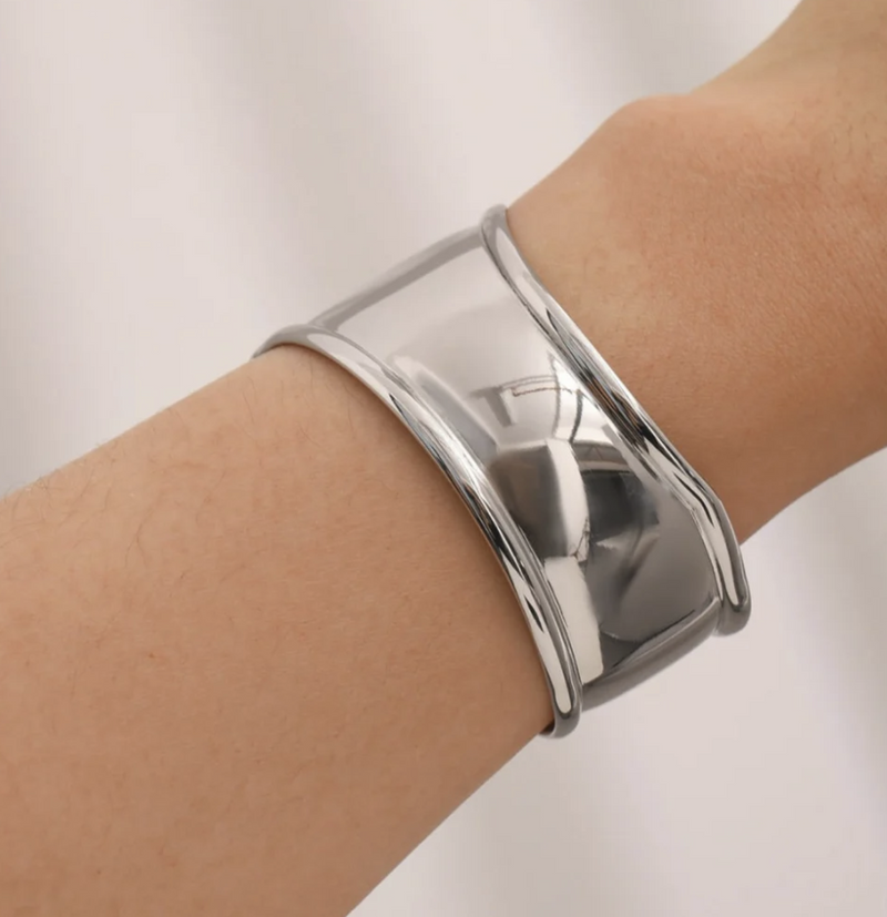 Curve Cuff